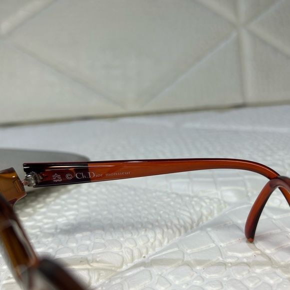 ONE DAY SALE Christian DiorโMonsieur Oversized Gradient Sunglasses - Picture 4 of 12